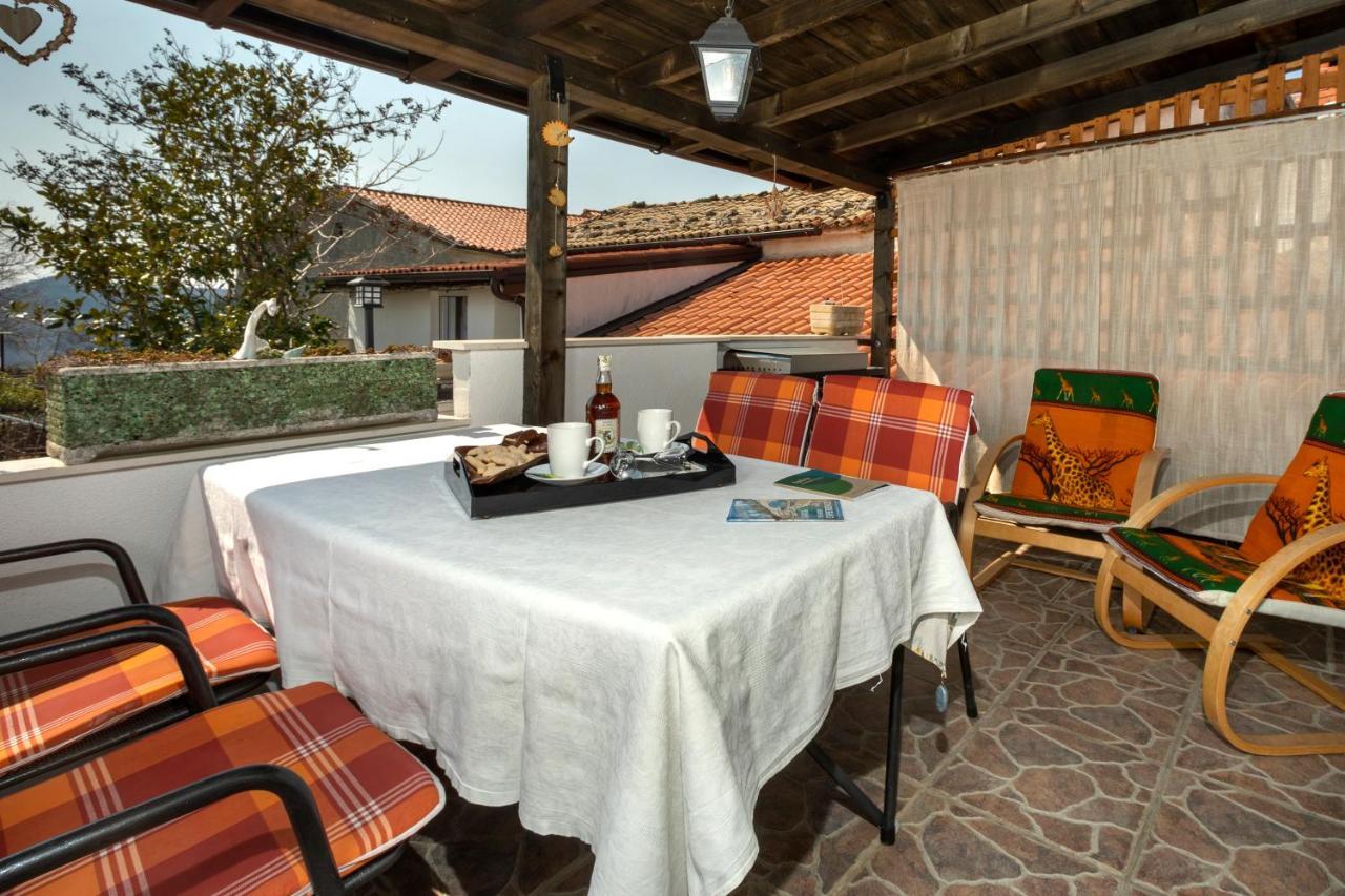 Apartment Pod Lipom Roč Εξωτερικό φωτογραφία