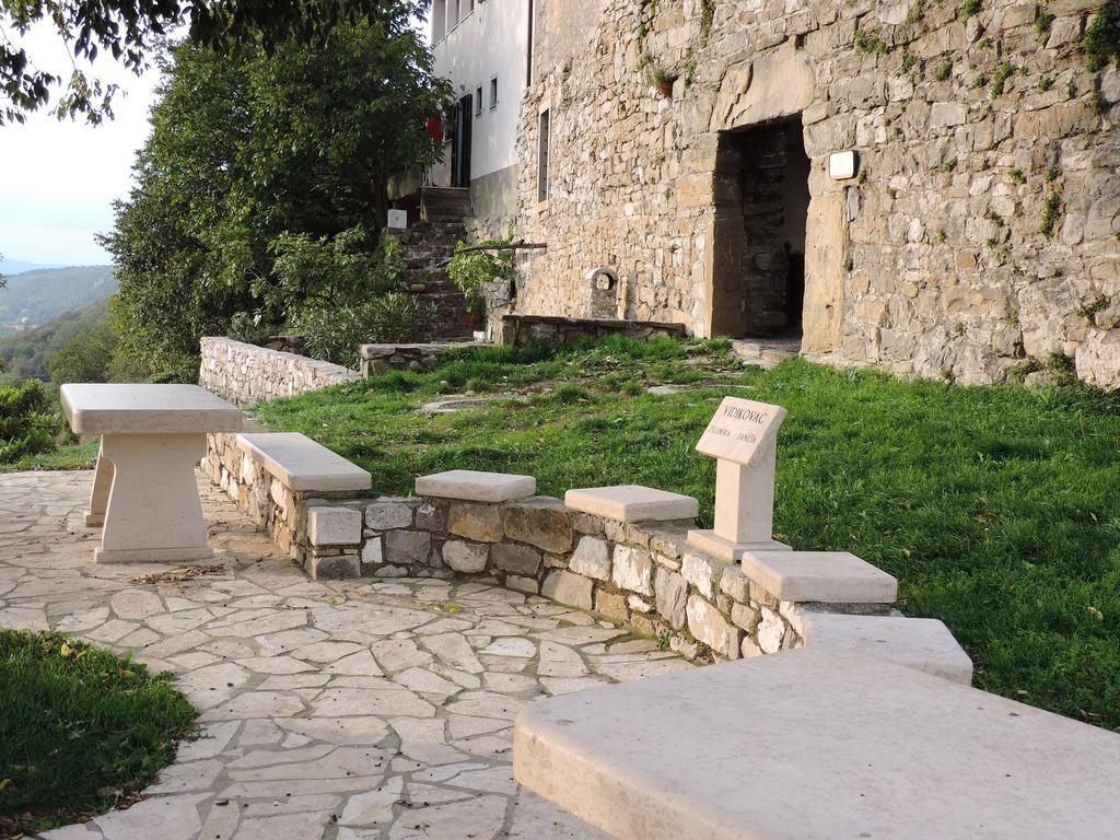 Apartment Pod Lipom Roč Δωμάτιο φωτογραφία